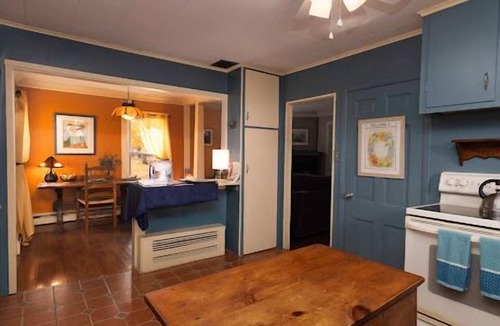 Burdett House | Romantic Wine Country Retreat Spa-Hot Tub & Sauna
