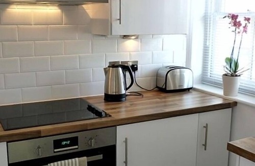 Kemptown Apartment | Romantic with Sea View Sleeps 2-4