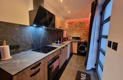 Charleville-Mezieres Apartment | Romantique Room