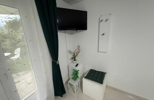Andelfingen District Apartment | Romantisches Studio inmitten von Weinbergen