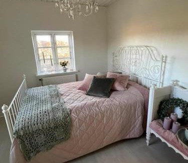 Haarby Villa | Romantisk bondehus