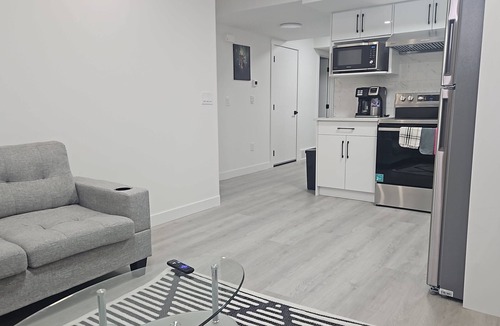 Southwest Calgary Apartment | Rome Sweet Home 2