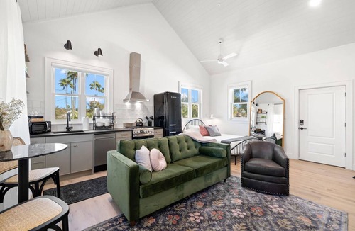 Historic Ybor Apartment | Romeo Julieta 2 Epic Studios Steps to 7th Ave
