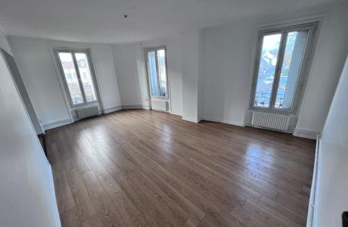 Lamorlaye Apartment | Romeo patricia