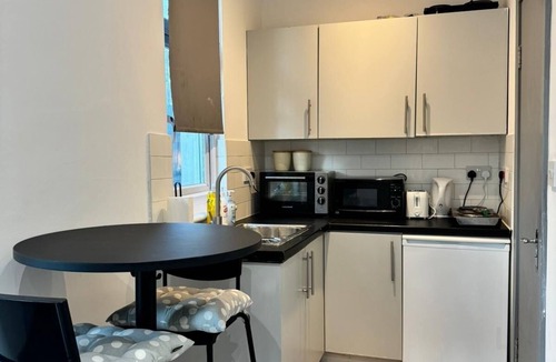 Pettits Apartment | Romford Studio Retreat