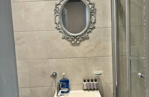 Pettits Apartment | Romford Studio Retreat