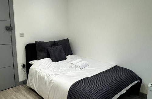 Pettits Apartment | Romford Studio Retreat