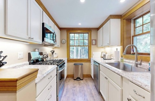 Southport Hotel | Romley House | Deck & New Luxe Kitchen | Near Boothbay Harbor
