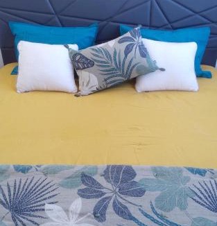 Saint-Quentin-la-Poterie Apartment | Romytt Suite