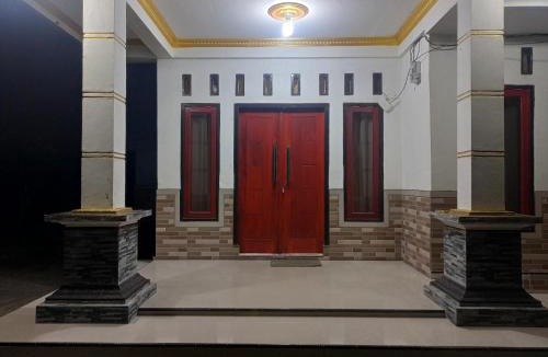Kecamatan Pringgarata House | Ron's Guesthouse