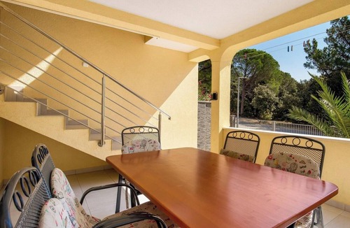 Simuni Apartment | Rona Apartment Goran 2