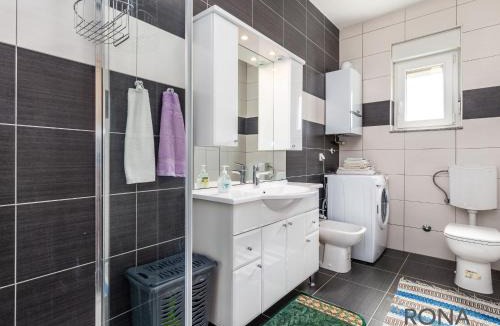 Bezjaki House | Rona apartments Smokva