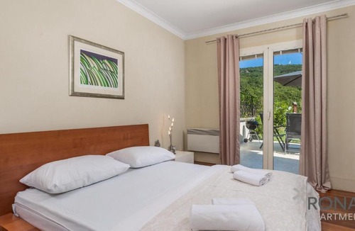 Poljane Apartment | Rona luxury apartment Alba