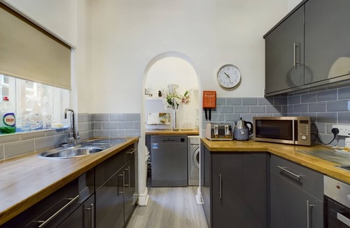 Chester Apartment | Rondeva