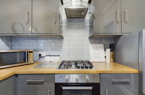 Chester Apartment | Rondeva