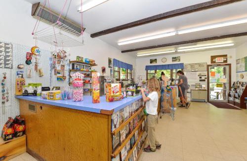 Accord Other | Rondout Valley Camping Resort Deluxe Park Model 11