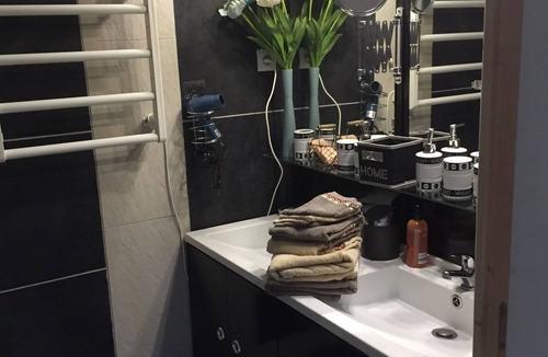 Saint-Maurice-la-Fougereuse House | Room with private kitchen, private toilet and private bathroom