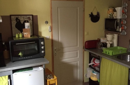 Saint-Maurice-la-Fougereuse House | Room with private kitchen, private toilet and private bathroom