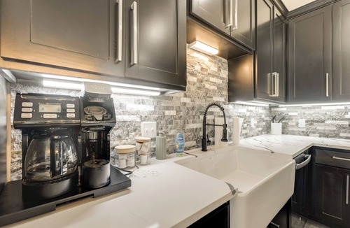 Somerville Cottage | Roo's Hideaway Modern 3BR Near Round Top & A&m!