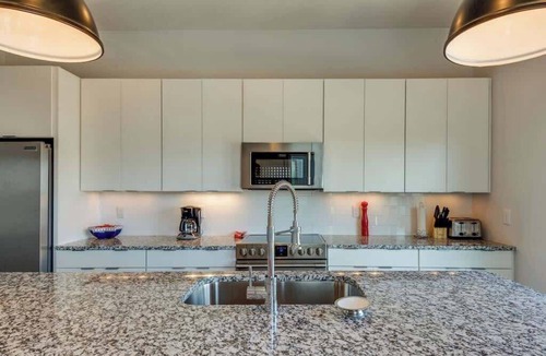 Hadley - Washington Condo | Roof Deck | Garage Parking | 10 Mins to Broadway