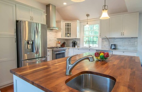 South Chatham House | Roof Deck, Walk to Forest Beach, Fire Pit!