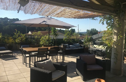Nord Apartment | Roof terrace apartment, 2 bedrooms, sleeps 4 to 6, view of Ste VICTOIRE.
