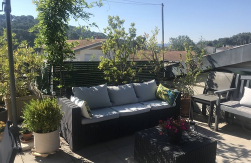 Nord Apartment | Roof terrace apartment, 2 bedrooms, sleeps 4 to 6, view of Ste VICTOIRE.