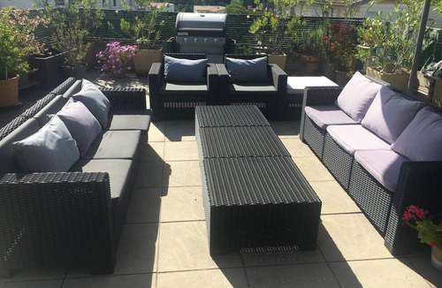 Nord Apartment | Roof terrace apartment, 2 bedrooms, sleeps 4 to 6, view of Ste VICTOIRE.