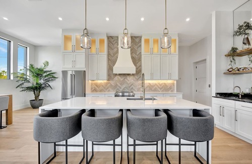 Dunedin House | Rooftop+Balcony/Elevator/Fenced Yard! Downtown Lux Townhome