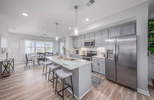 Issue Condo | Rooftop bay and river views