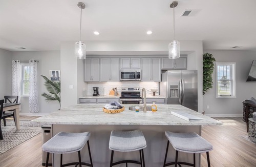 Issue Condo | Rooftop bay and river views