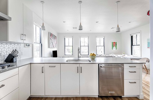 Foster Heights House | Rooftop Deck | 2 Miles to Downtown
