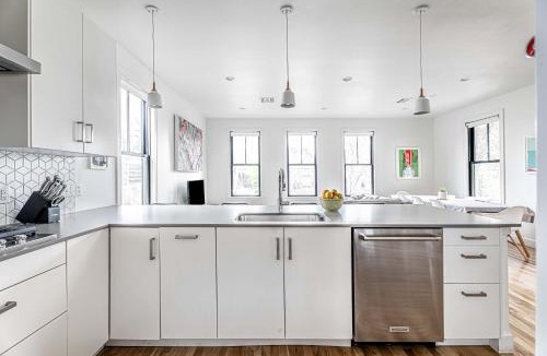Foster Heights House | Rooftop Deck 5 mins to downtown