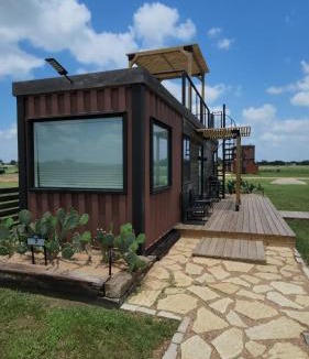 Fredericksburg House | Rooftop Deck & Pool on 20-Acre Wine Country Resort