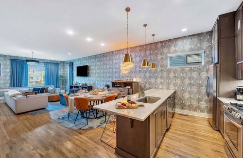 Nashville House | Rooftop Deck Shuffleboard BBQ Near Downtown