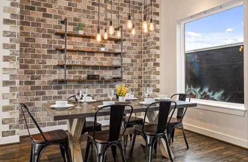 East Downtown Houston House | Rooftop EaDo Nr Downtown Yard BBQ Games WiFi