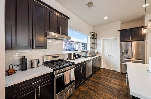 East Downtown Houston House | Rooftop EaDo Nr Downtown | Yard BBQ Games WiFi