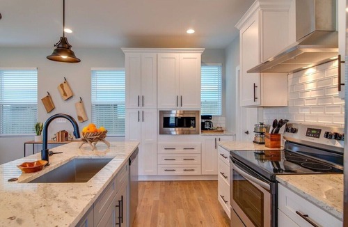 Hope Gardens House | Rooftop Fire Pit ~ 2 mil to Brdwy ~ Sleeps 11