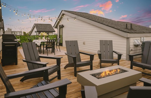Buena Vista House | Rooftop Fire pit King SmartTVs Washer/Dryer 6min to Broadway 3min to Germantown