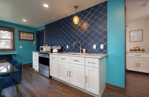 Prescott Condo | Rooftop & Game Room | Patio | Fireplace