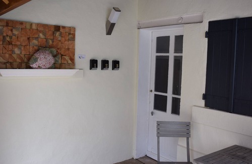 Aubigny-sur-Nere Apartment | Rooftop garden party