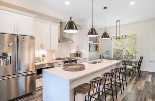 Hurwood Heights House | Rooftop/Geodis Park/Pet Friendly