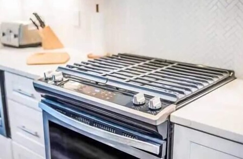 Hurwood Heights House | Rooftop/Geodis Park/Pet Friendly