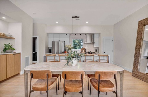 Tremont Condo | Rooftop Hot Tub Cleveland Condo | Sauna + Garage