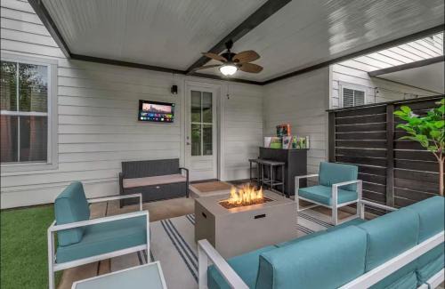 Haynes Area House | Rooftop, Large Backyard, Fire Pit, Near Downtown