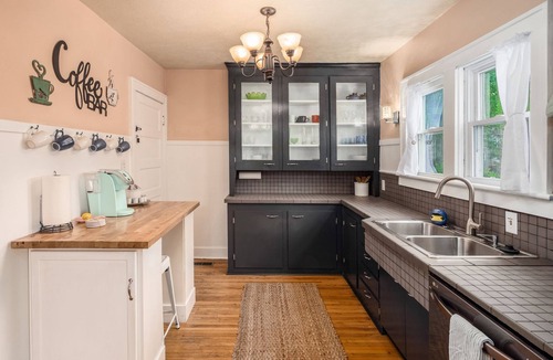 Russells Point House | Rooftop Oasis - Hot Tub - Sauna - Steps from Lake!