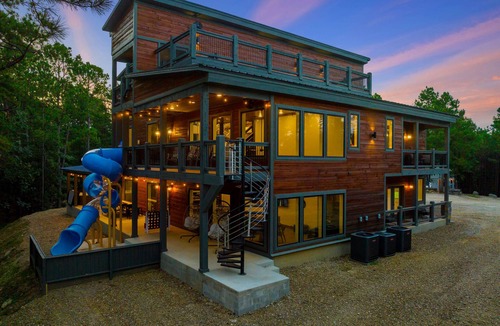 Broken Bow Cabin | Rooftop Patio Fun New Luxury Cabin with Pool, Indoor 3-Story Slide, Pet Friendly