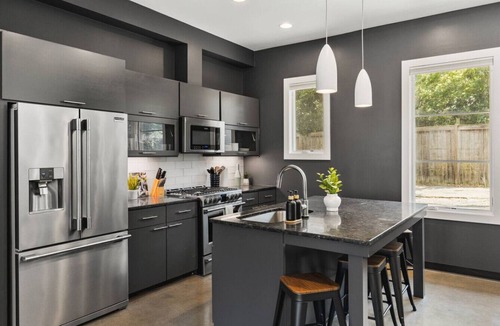 Hillsboro Village House | Rooftop Patio w/Parking - WALK to Belmont & 12 South