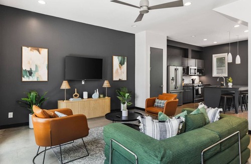 Hillsboro Village House | Rooftop Patio w/Parking - WALK to Belmont & 12 South