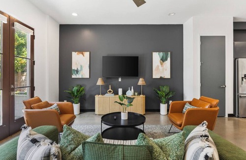 Hillsboro Village House | Rooftop Patio w/Parking - WALK to Belmont & 12 South